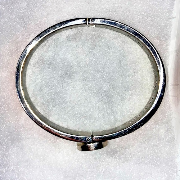 [Marc by Marc Jacobs] Miss Marc Bangle Bracelet - Picture 4 of 4